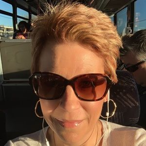 Meet your Posher, Jennifer